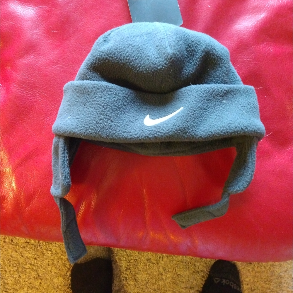 Infant Nike skull cap